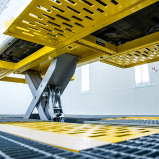 Sollevatore sottoruota per cabina verniciatura automotive