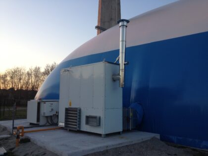 Generatore d'aria calda per pressostruttura con gruppo di emergenza