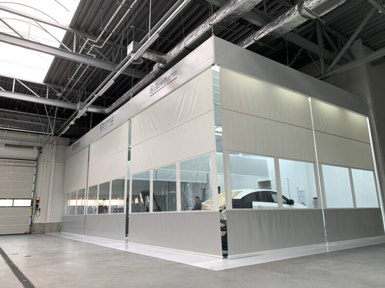 Vorbereitungszonen. Hohe Bauweise Plenum. PKW und Nutzfahrzeuge. Blowtherm.