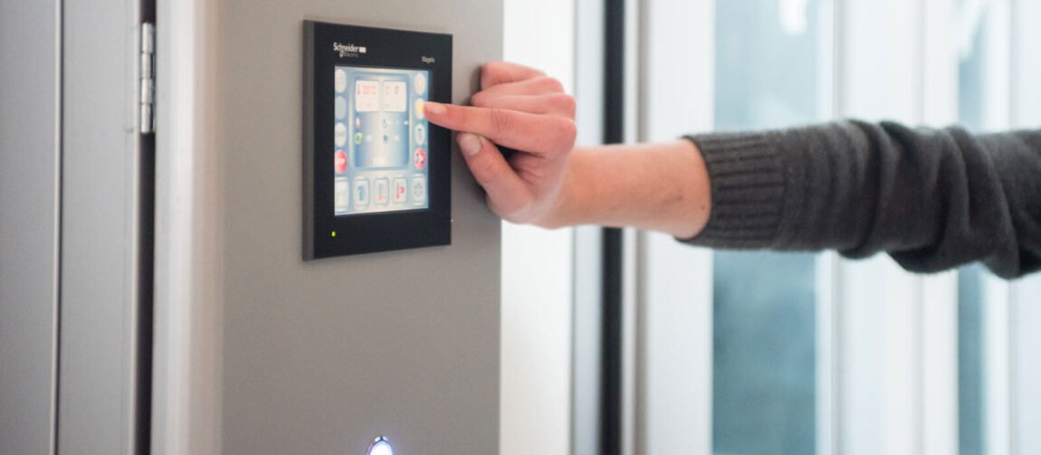 Regolazioni PLC e analisi dei parametri della cabina di verniciatura