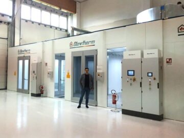 Industrial paint booth for high quality surfaces. Blowtherm.