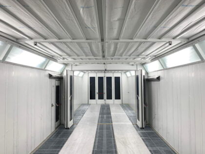 Cabina di verniciatura industriale - interno