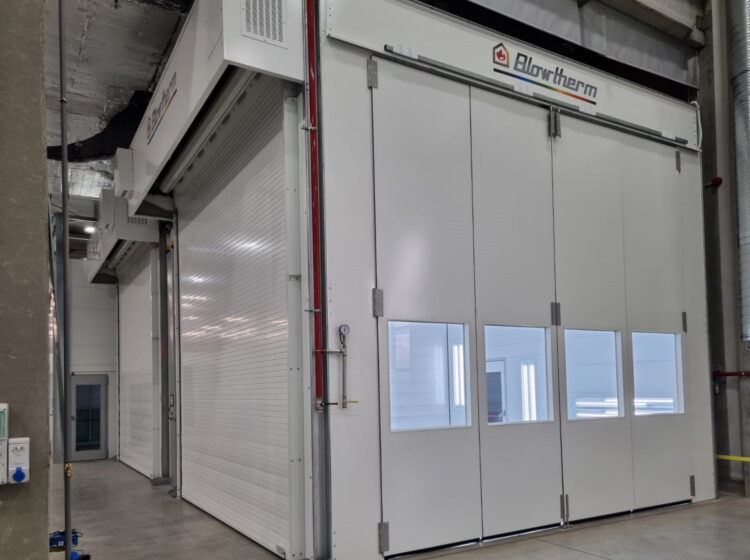 Vernciatura componenti aeronautici