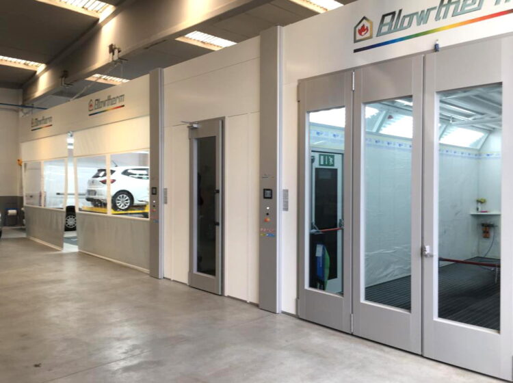 Impianto di verniciatura per carrozzeria