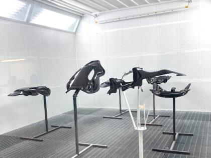 Verniciatura su fibra di carbonio