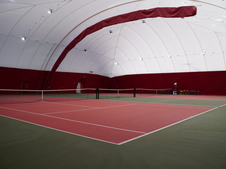 Riscaldamento efficiente pressostruttura tennis