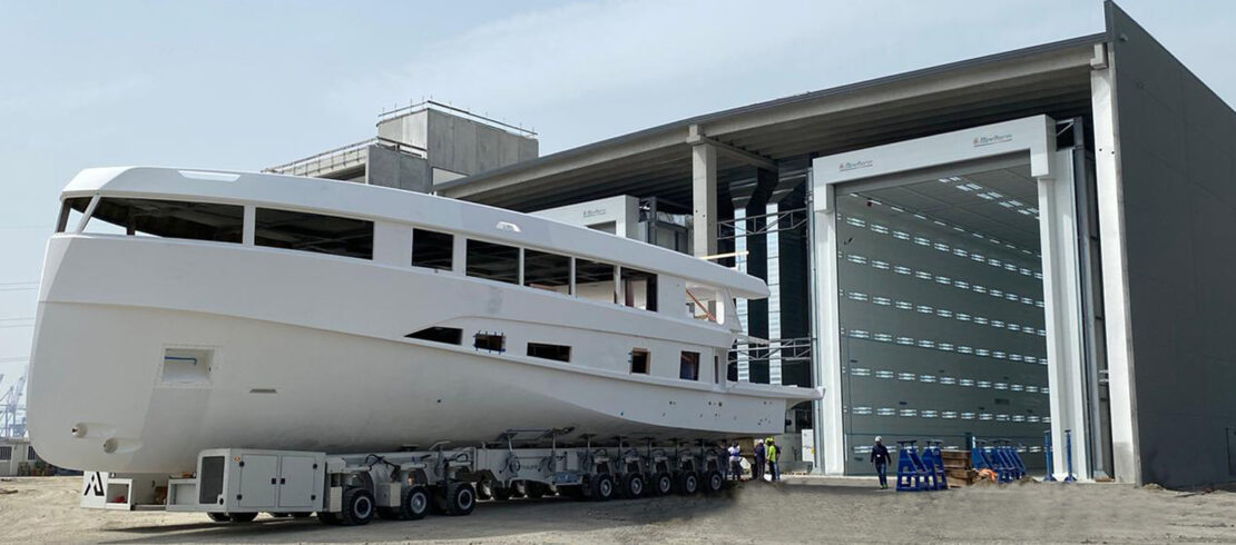 Cabina di verniciatura per yacht